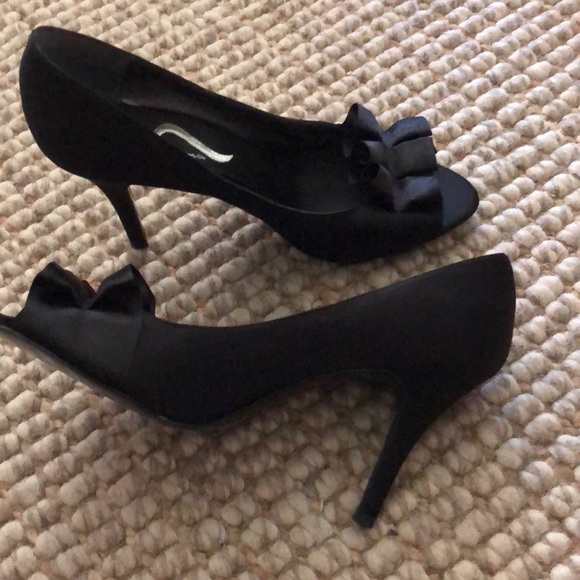 Last chance! Nina black satin heels - Picture 5 of 6